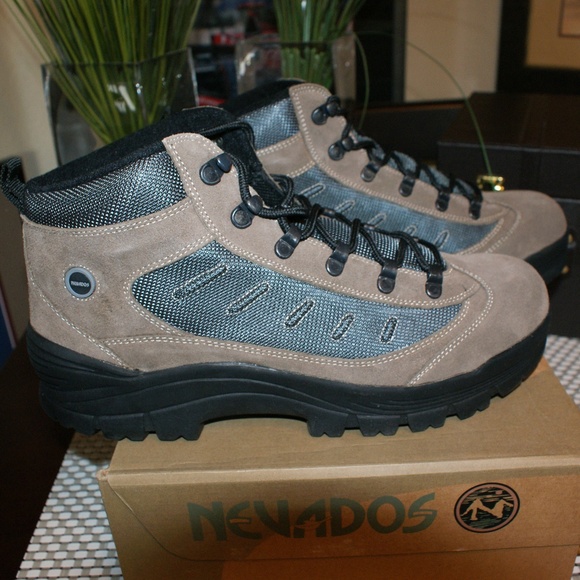 Nevados Other - Nevados Hiking Boots....NWT